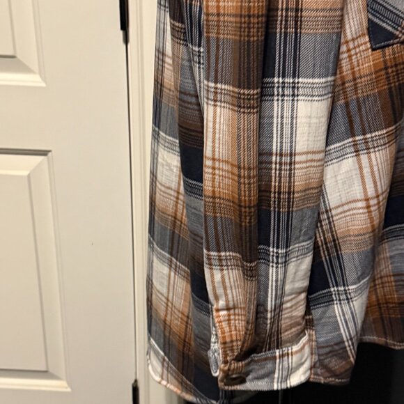 Eden & Olivia Oversized Plaid Button Up Flannel Shirt Size 1XL - Picture 5 of 10